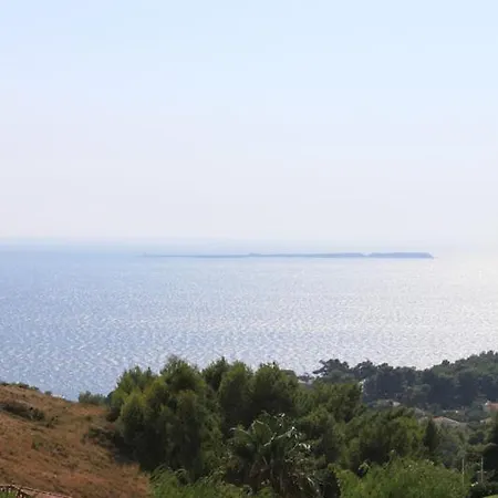 Апартаменты Maria's Garden *