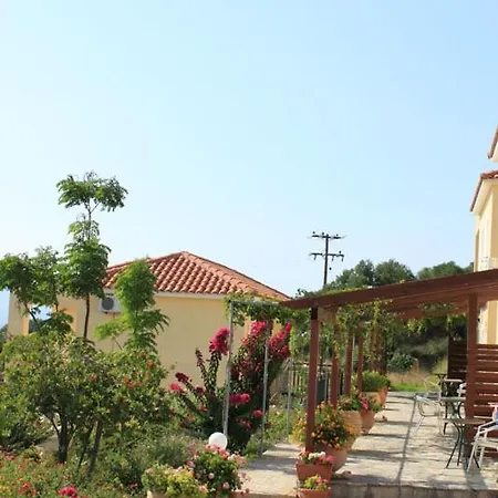 Апартаменты Maria's Garden *