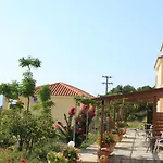 Apartment Maria's Garden *